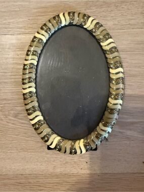 Vintage Belle Maison Decorative Oval Photo Frame in Cream and Gold
